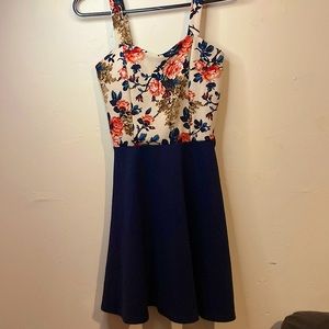Cute casual or dress up flowery blue dress